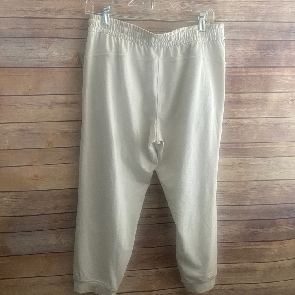 LuLuLemon Soft Jersey Classic Fit Cropped  Mid-Rise Joggers - Picture 4 of 8